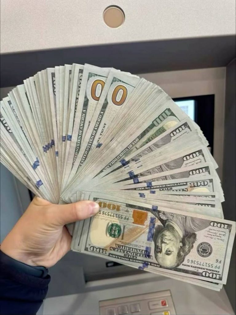 100 đô la đổi được bao nhiêu tiền tại ngân hàng, tiệm vàng, chợ đen?