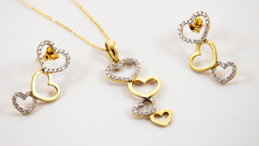 Vàng 18K bao nhiêu 1 chỉ hôm nay?