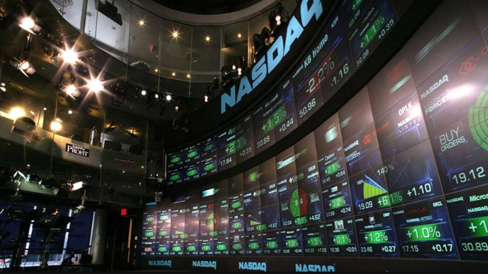 Nasdaq khác gì so với NYSE?