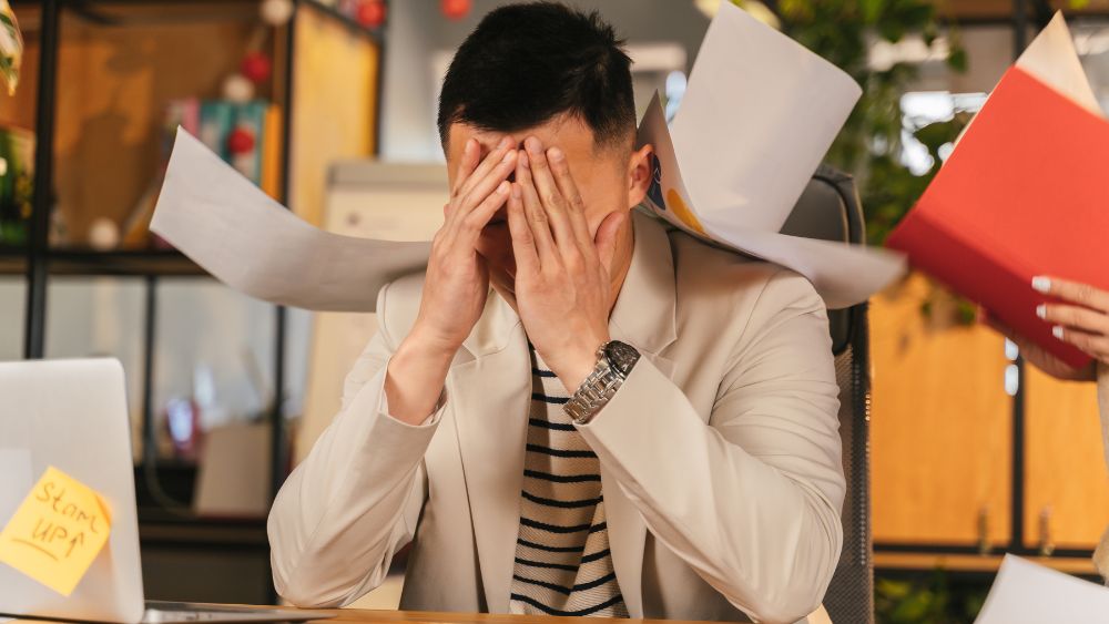 Tác động của FOMO trong thị trường uptrend và downtrend