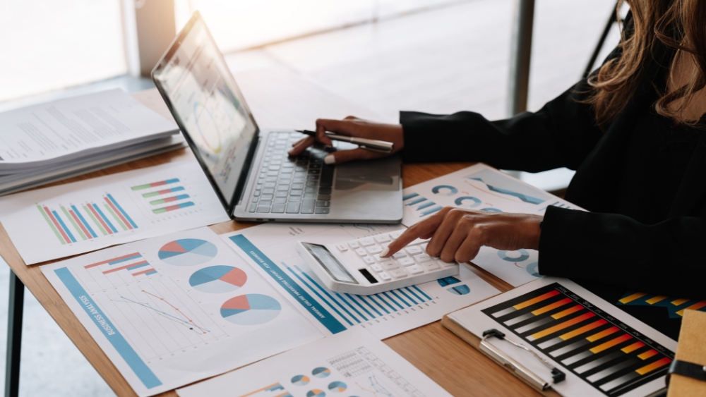 Yếu tố kinh tế ảnh hưởng đến quyết định trade