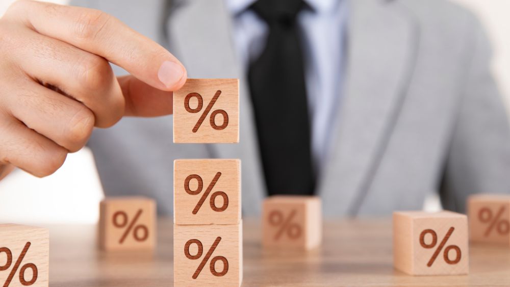 Ai quy định lãi suất cơ sở?